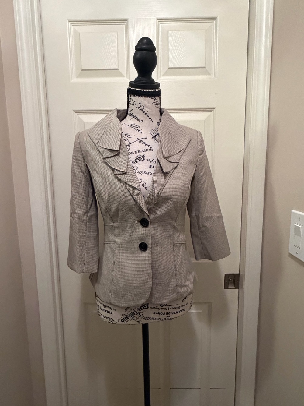 White House/Black Market Tailored Gray/Taupe Women's Blazer Jacket - 3/4 Sleeves